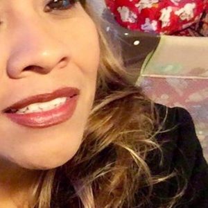 Meet your Posher, Yadira